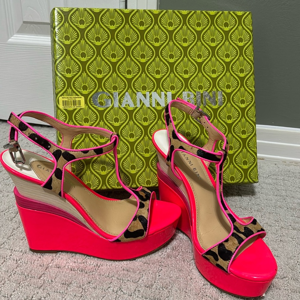 Gianni Bini wedge sandals